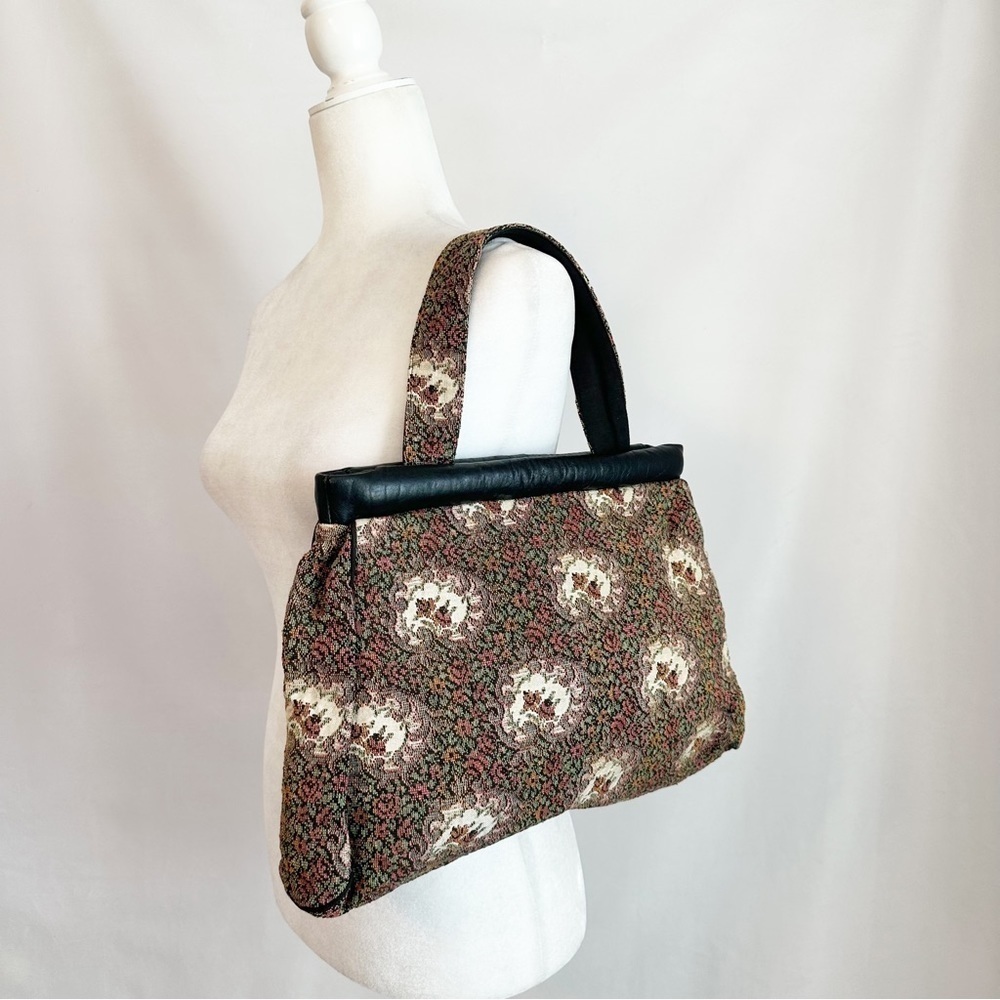Vintage A&N A Knitility Reg Floral Tapestry Bag Purse Clasp Closure